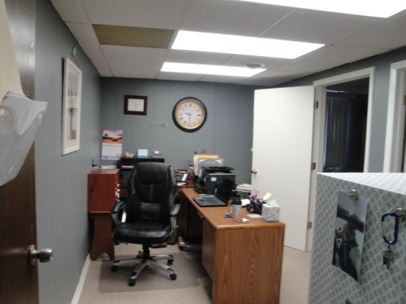 209 S Main St, Almont, MI 48003